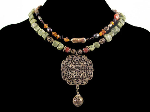 Large Grass agate 2-strand choker (Web-251)